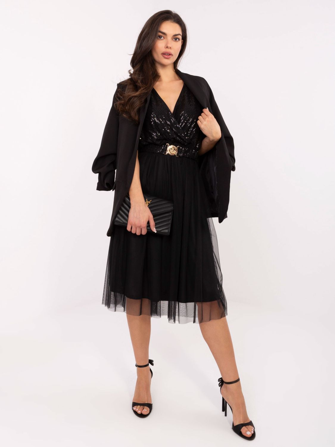 Crna midi haljina s remenom i šljokičastim detaljem