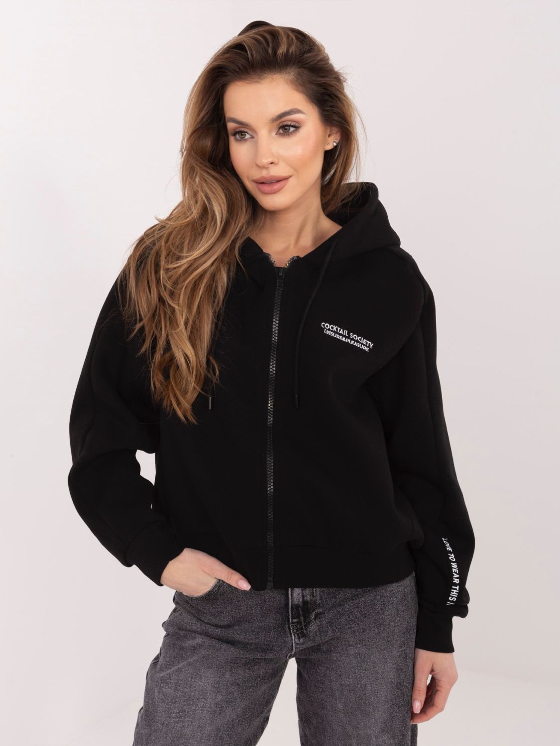 Felpa corta nera con cappuccio e zip