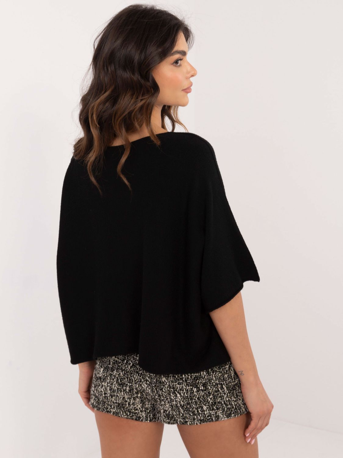 Pullover nero elegante con maniche 3/4