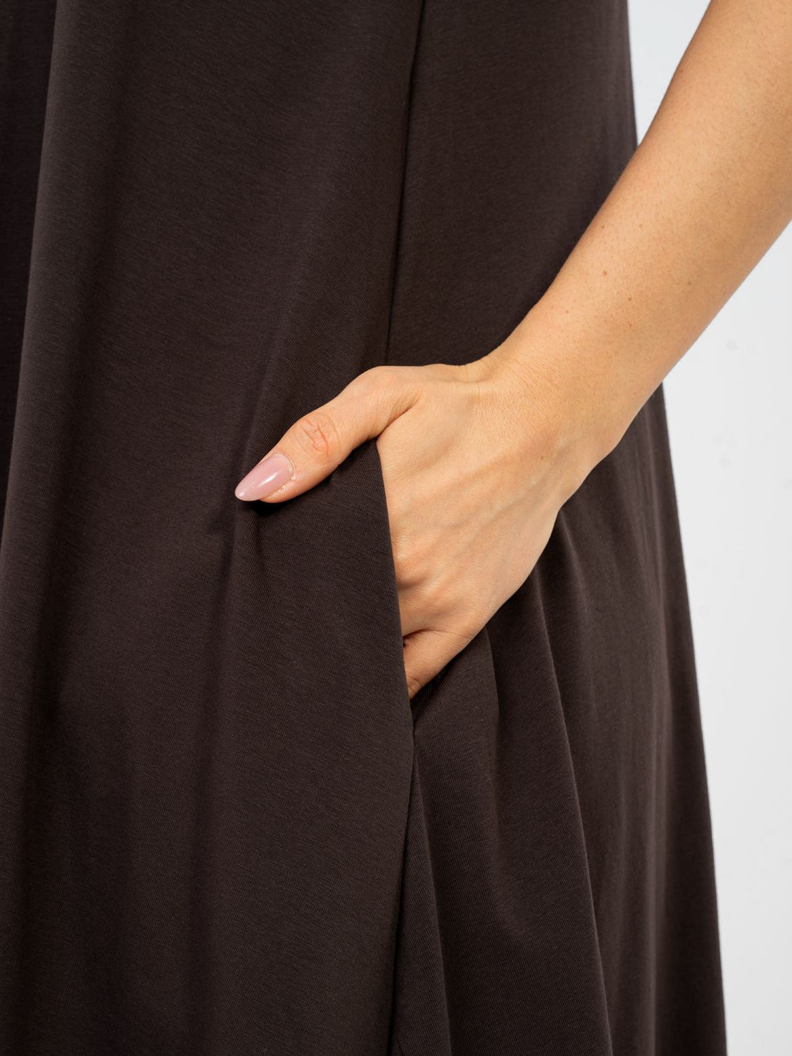 Abito estivo maxi con scollo a V, marrone