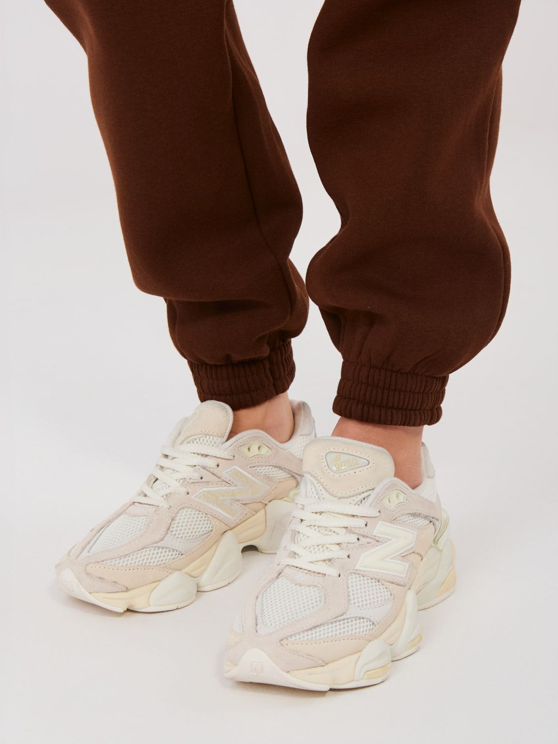 Ženske trenirke s visokim strukom, smeđe