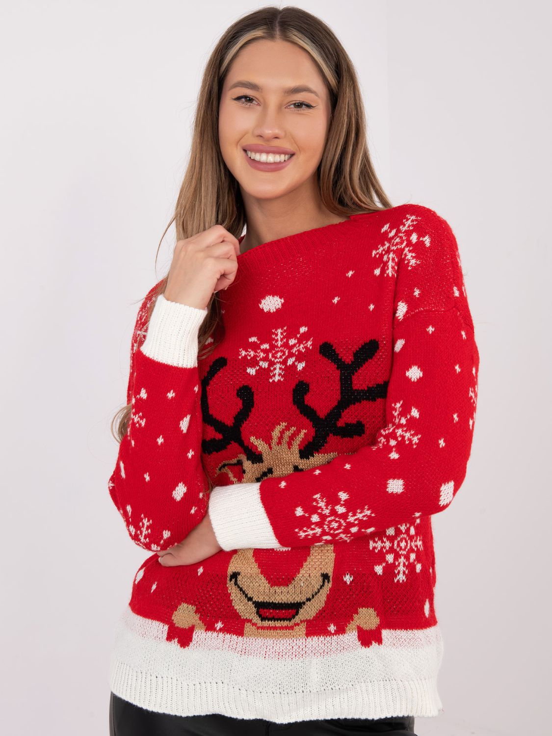 Maglione rosso con stampa e scollo rotondo