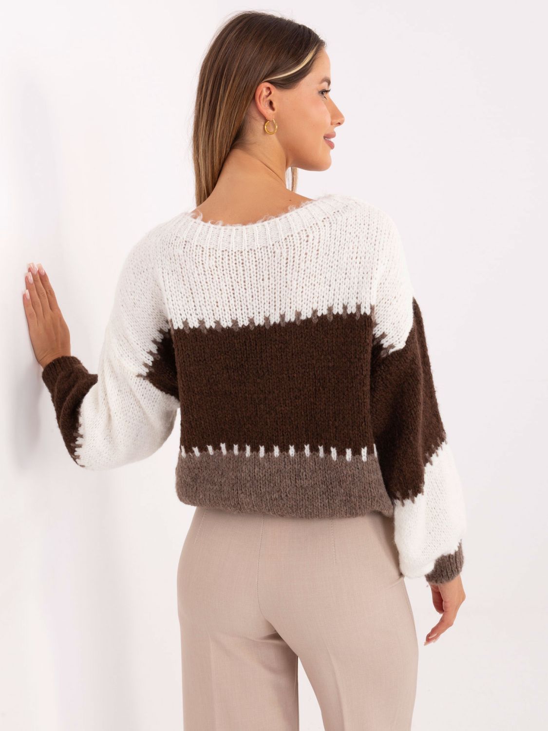 Maglione a righe marrone