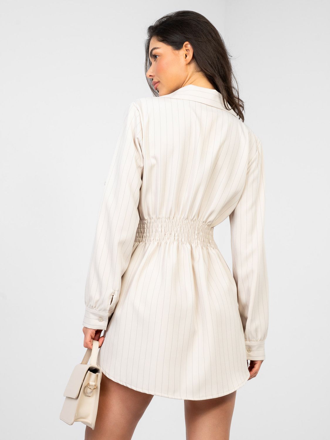 Abito camicia beige a righe con colletto