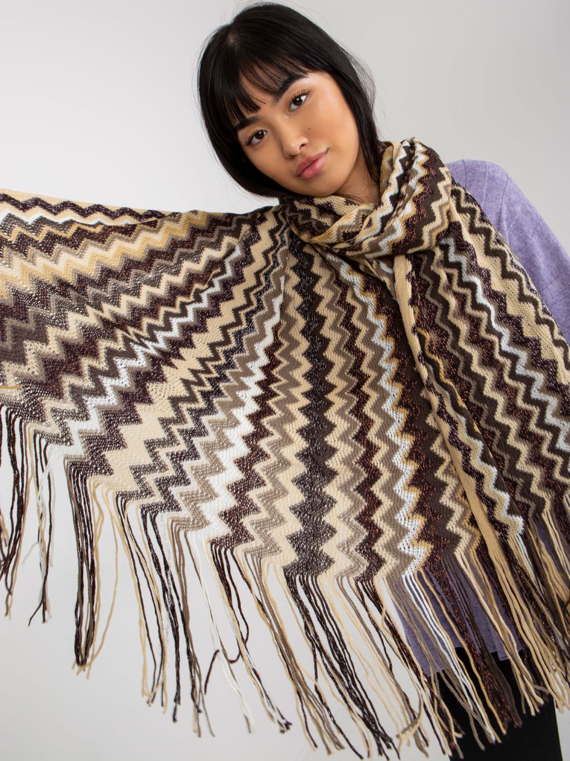 Sciarpa beige chiaro con motivo e frange