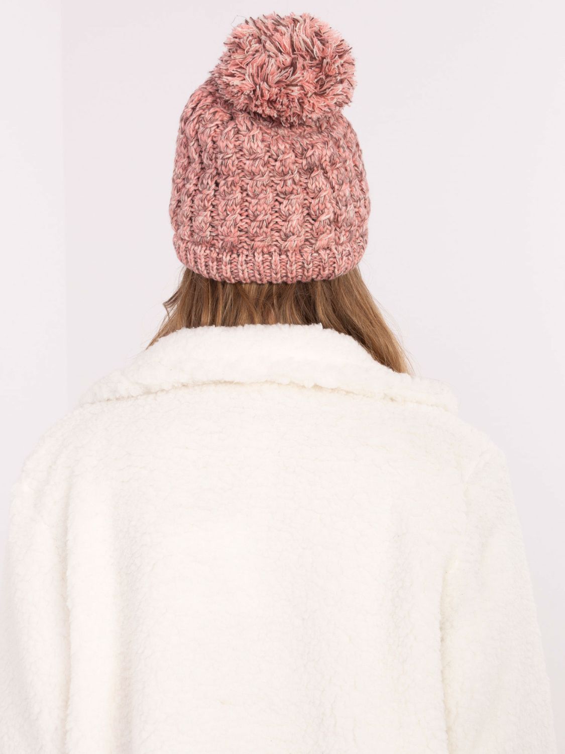 Cappello invernale rosa con applicazione