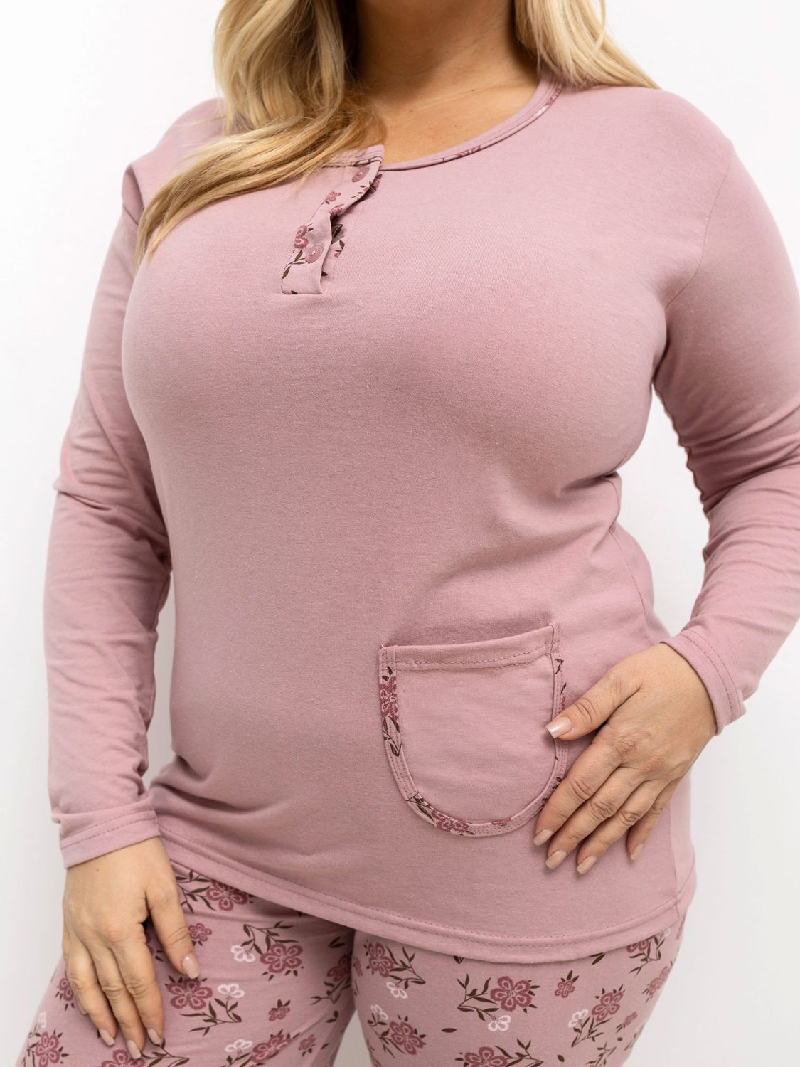 Ženska pidžama s cvjetnim uzorkom i dugim rukavima, ružičasta