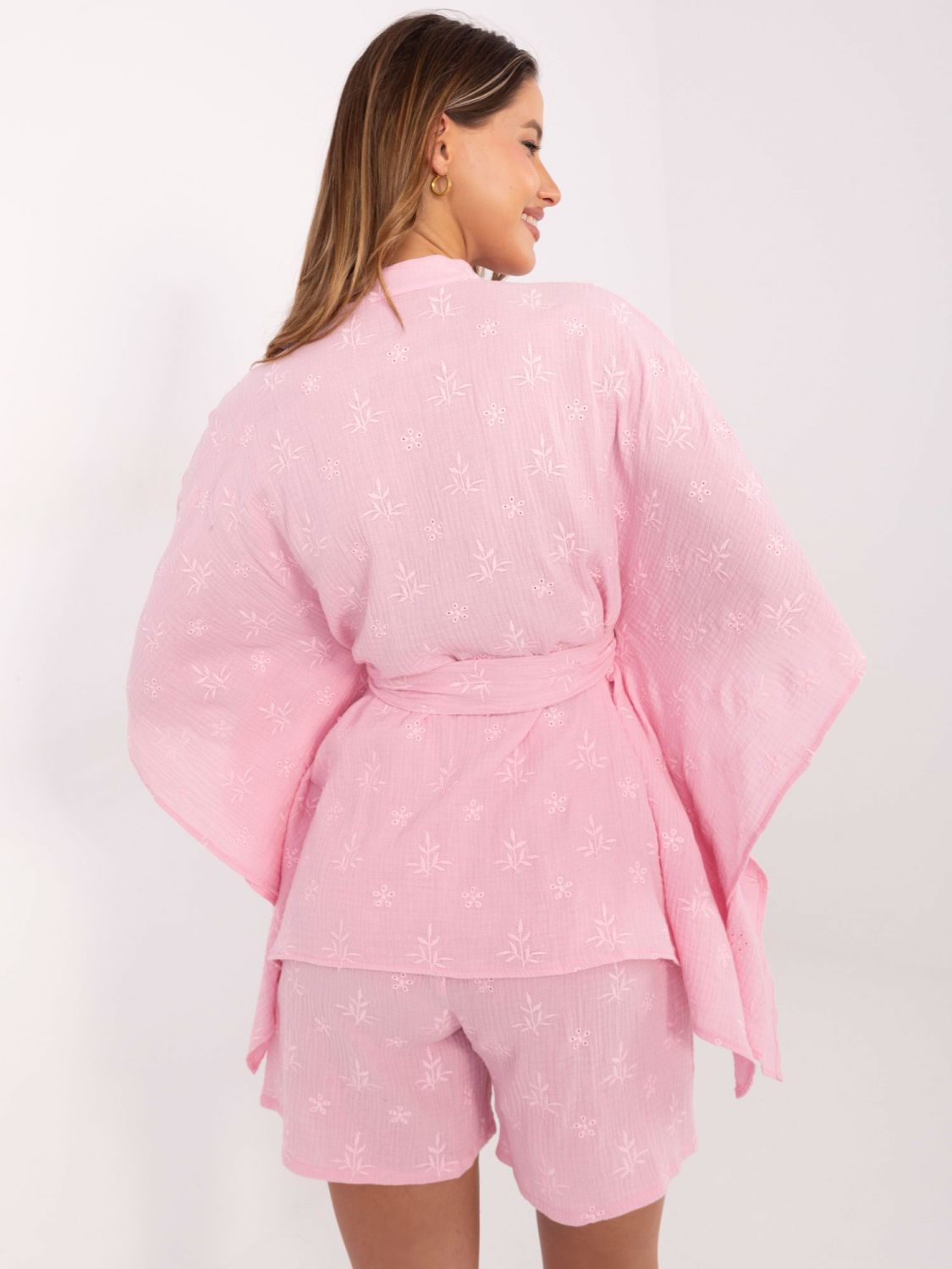 Completo elegante in rosa chiaro