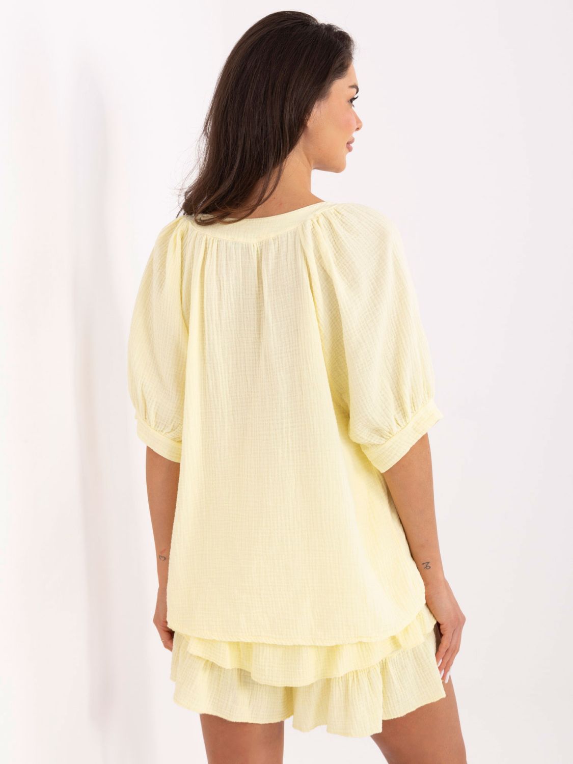 Completo elegante in giallo brillante