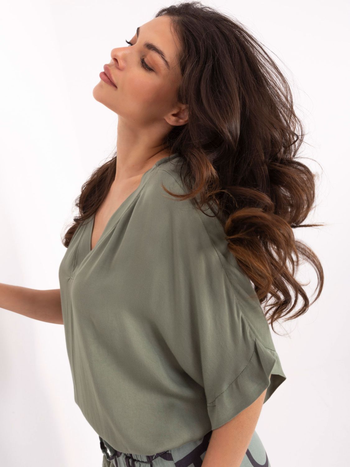 Stilizirana khaki bluza s 3/4 rukavima