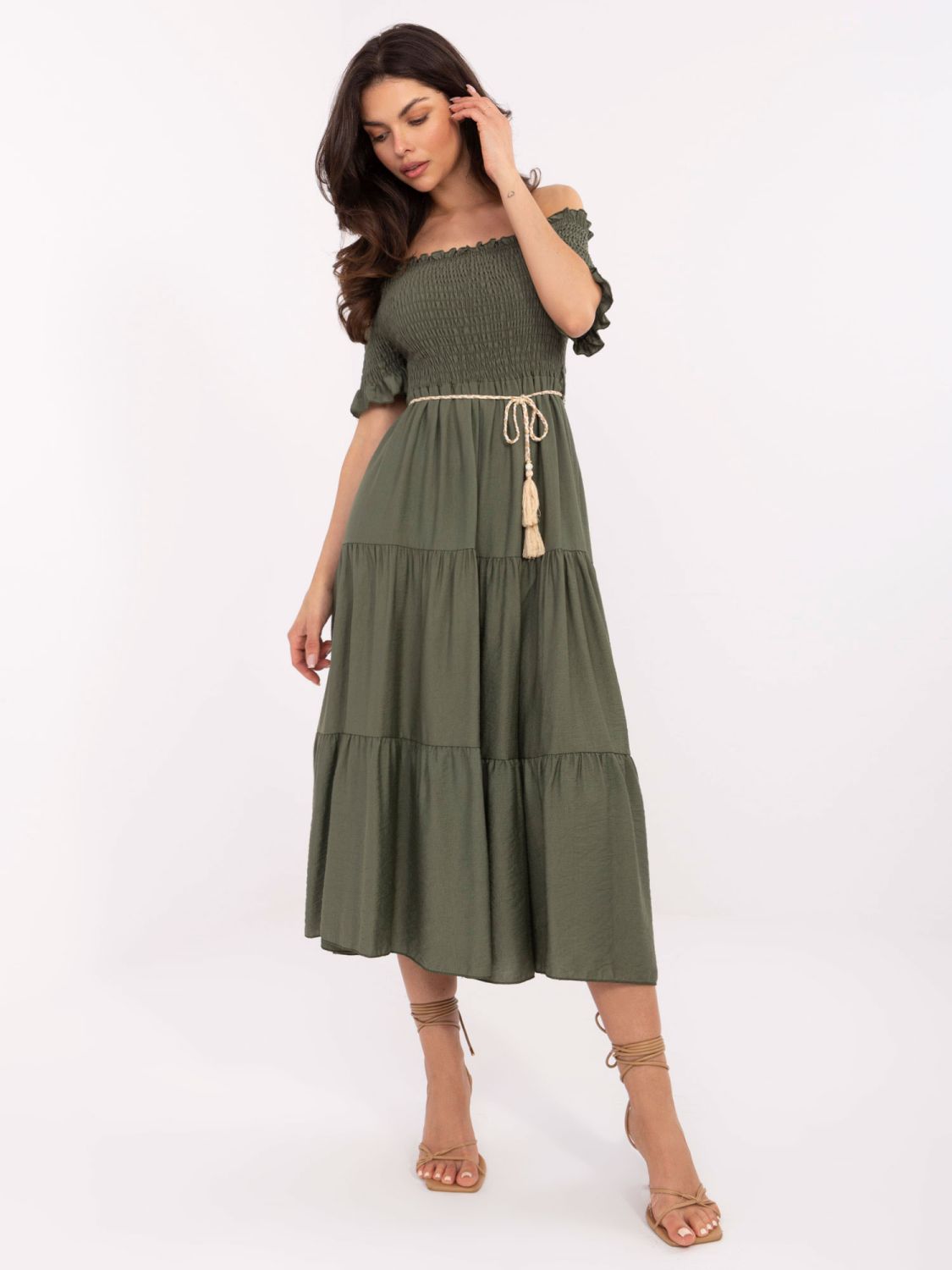 Elegante Abito Midi con Volant