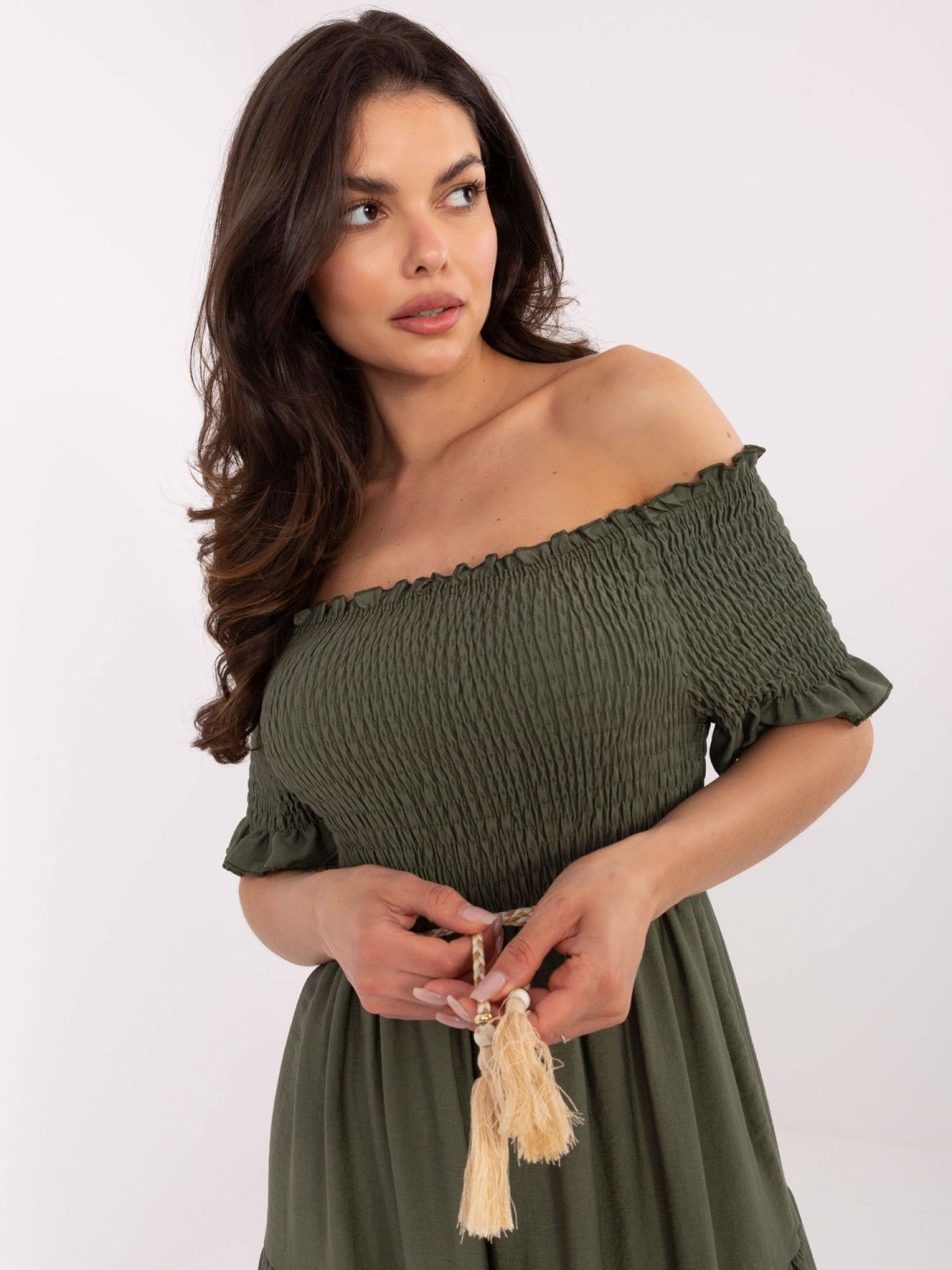 Elegante Abito Midi con Volant