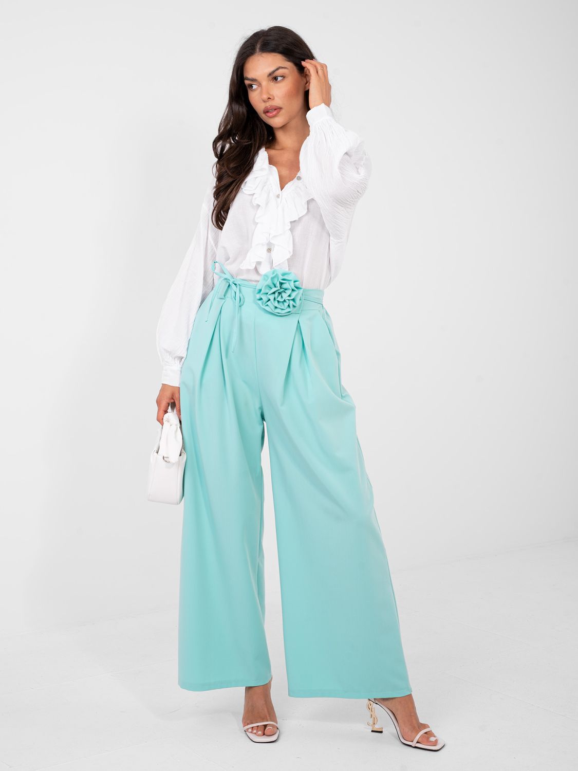 Elegantne široke hlače u mint zelenoj boji