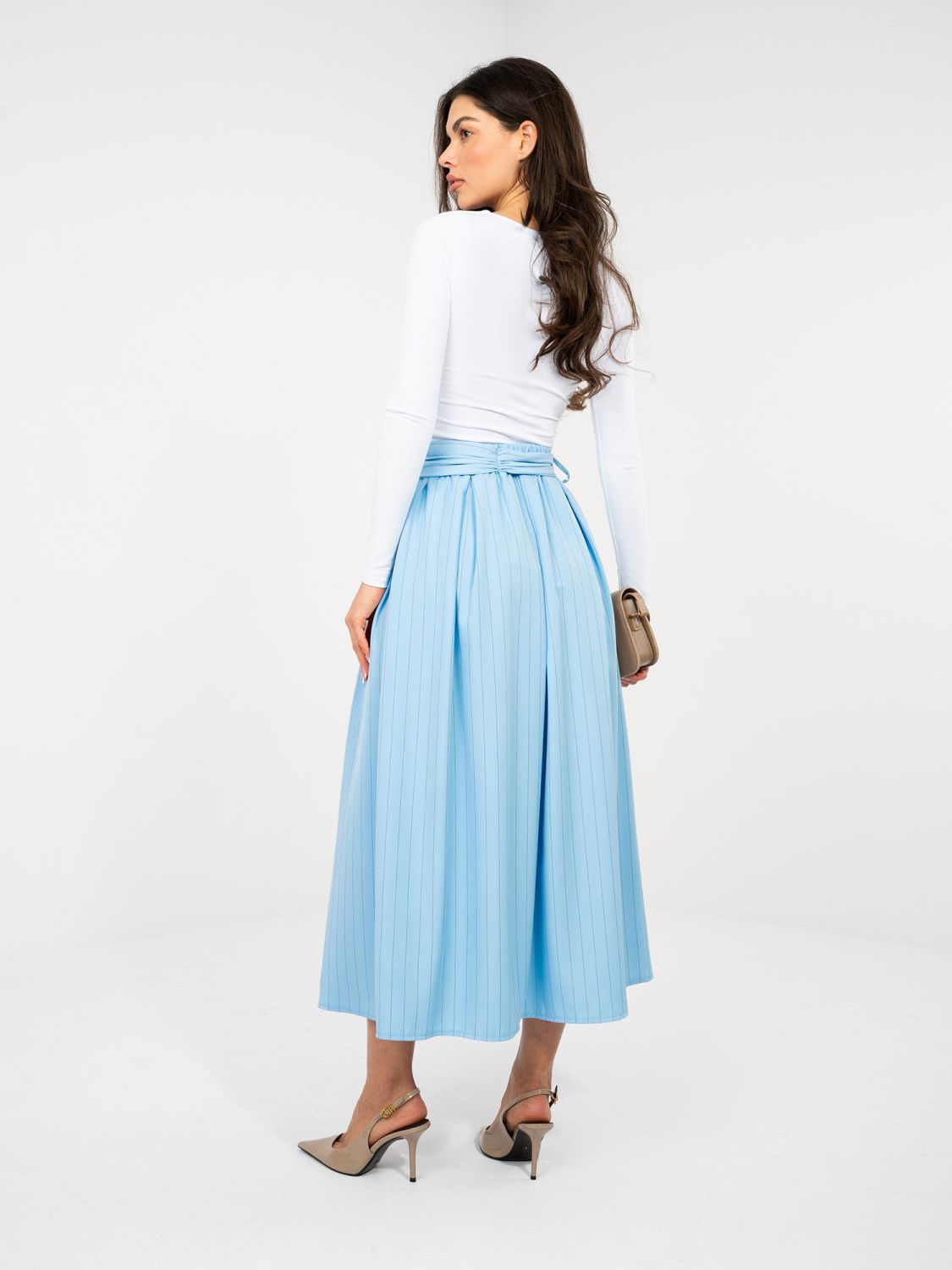 Gonna midi elegante azzurra a righe con cintura