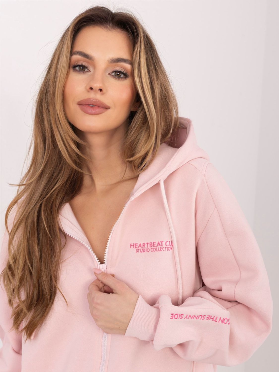 Felpa corta rosa con cappuccio e zip