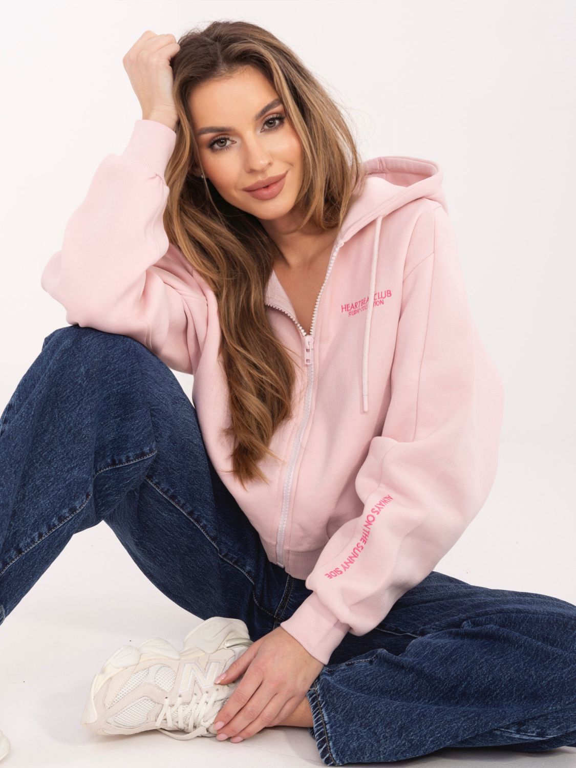 Felpa corta rosa con cappuccio e zip