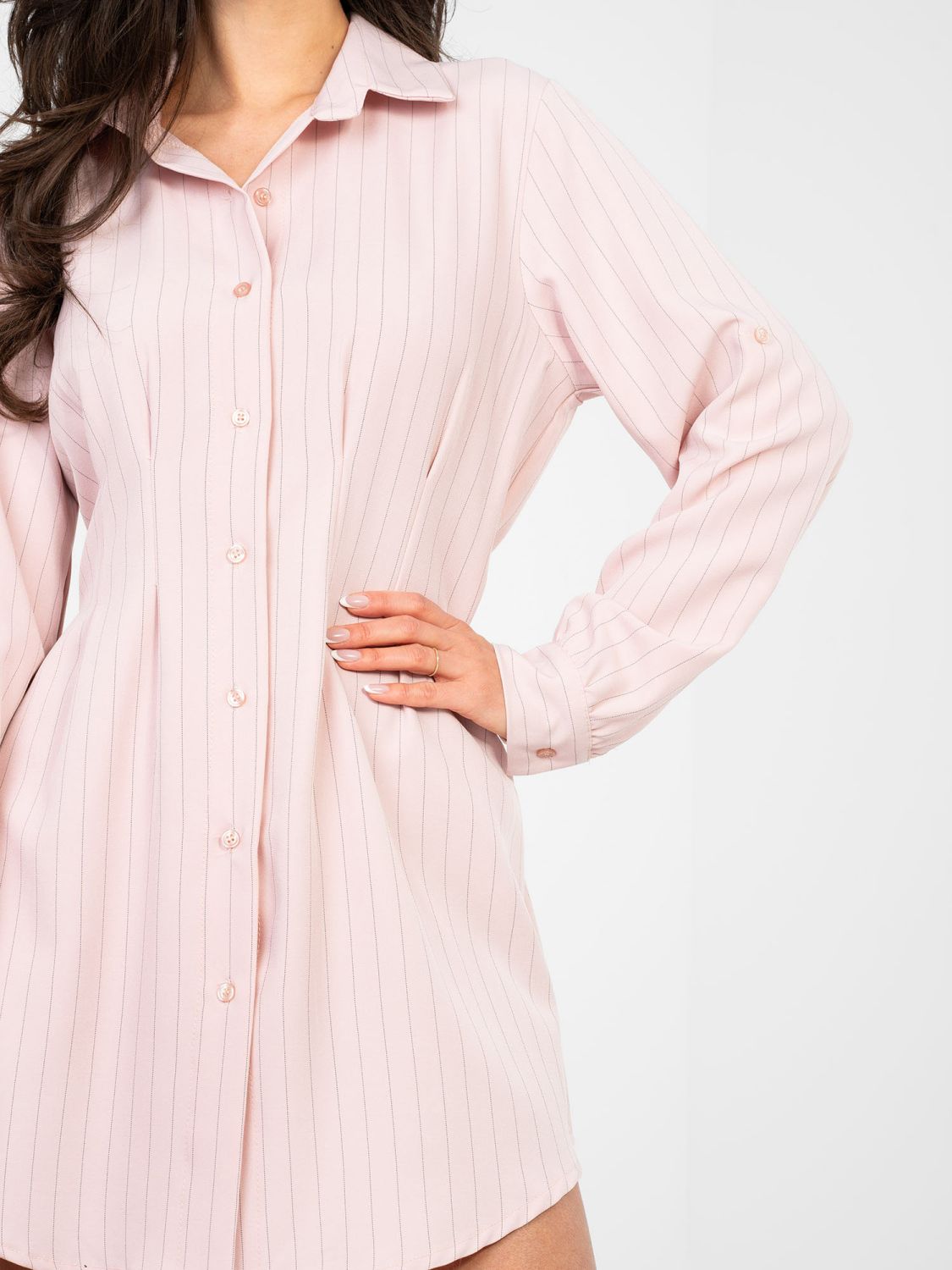 Abito camicia mini rosa a righe con bottoni