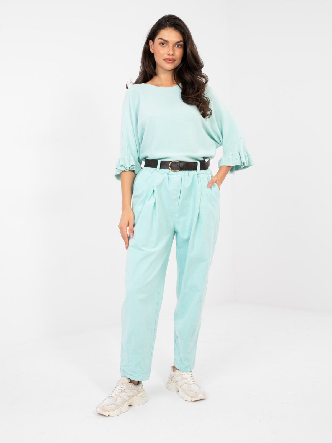 Elegante maglione azzurro con volant e maniche 3/4