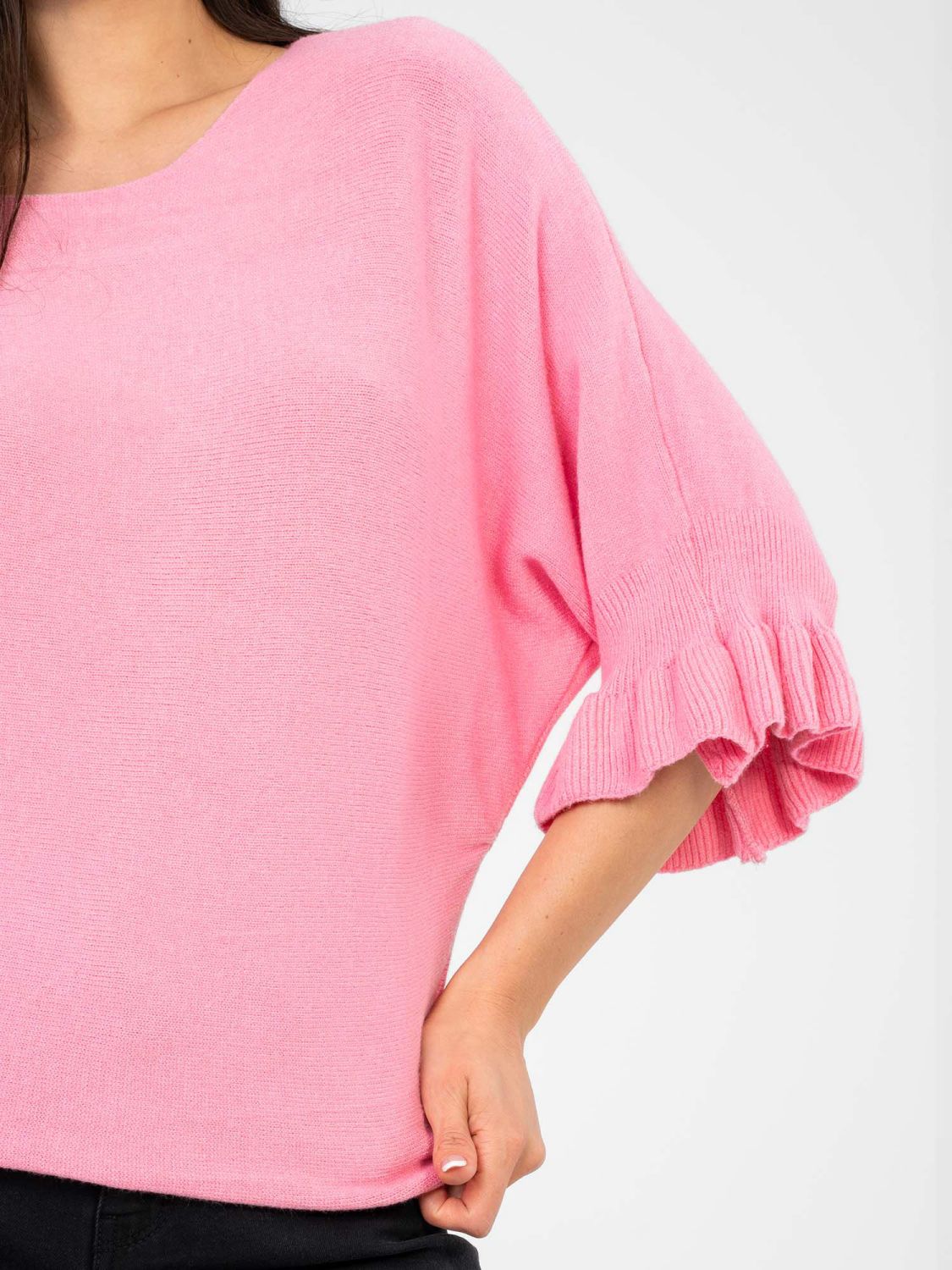 Maglione rosa elegante con maniche 3/4 e volant