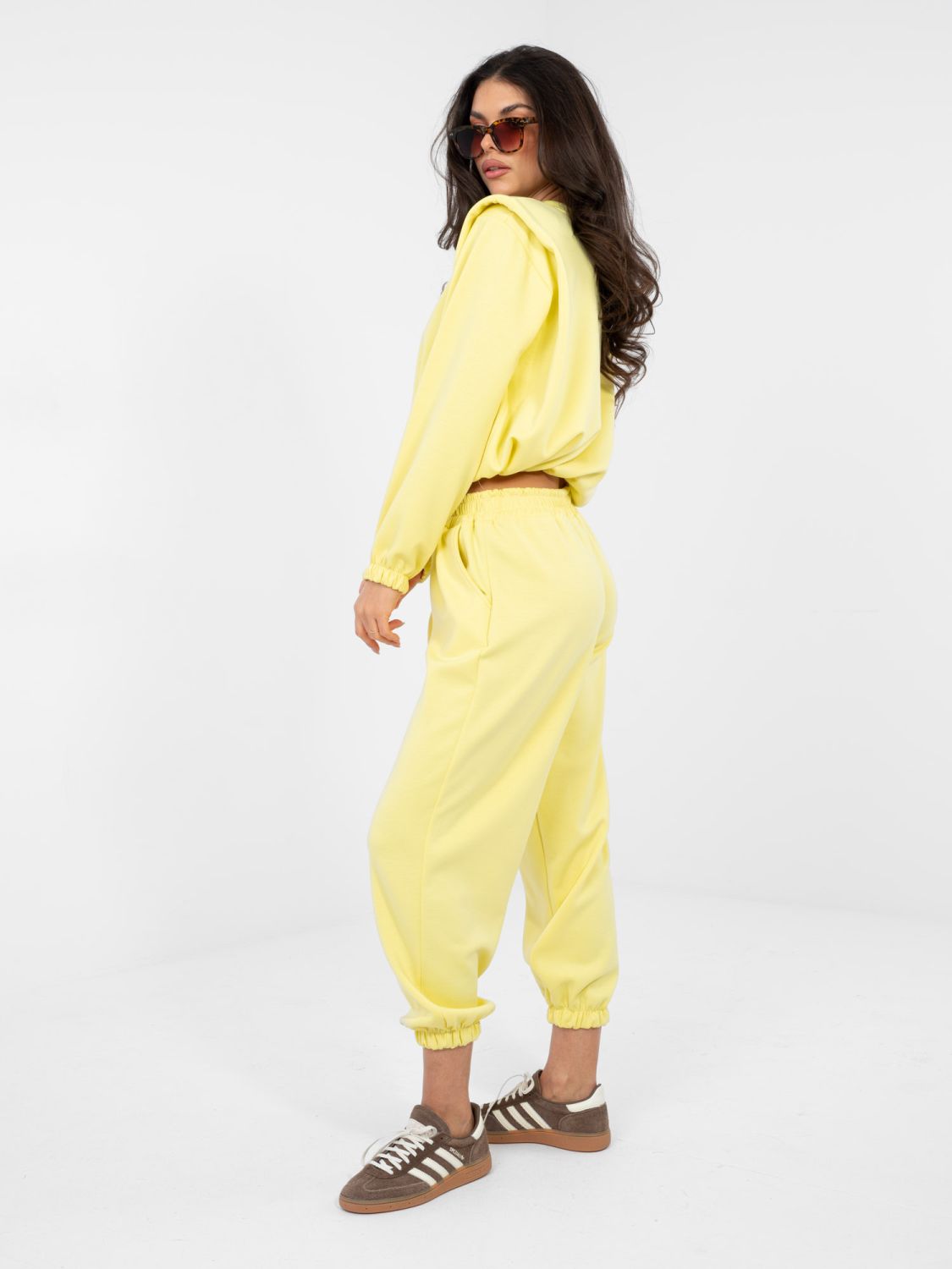 Completo donna giallo con laccio e vita alta