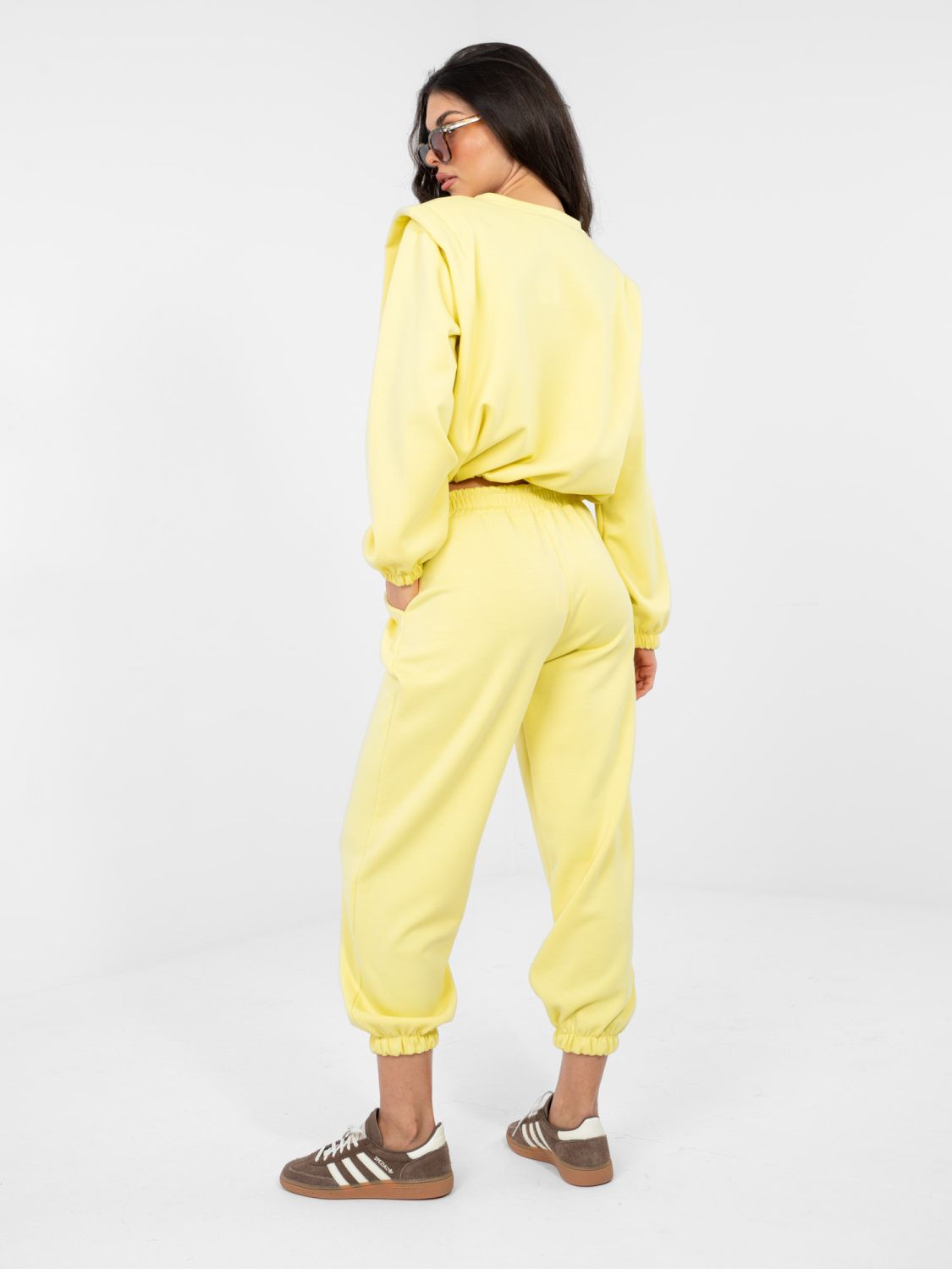 Completo donna giallo con laccio e vita alta