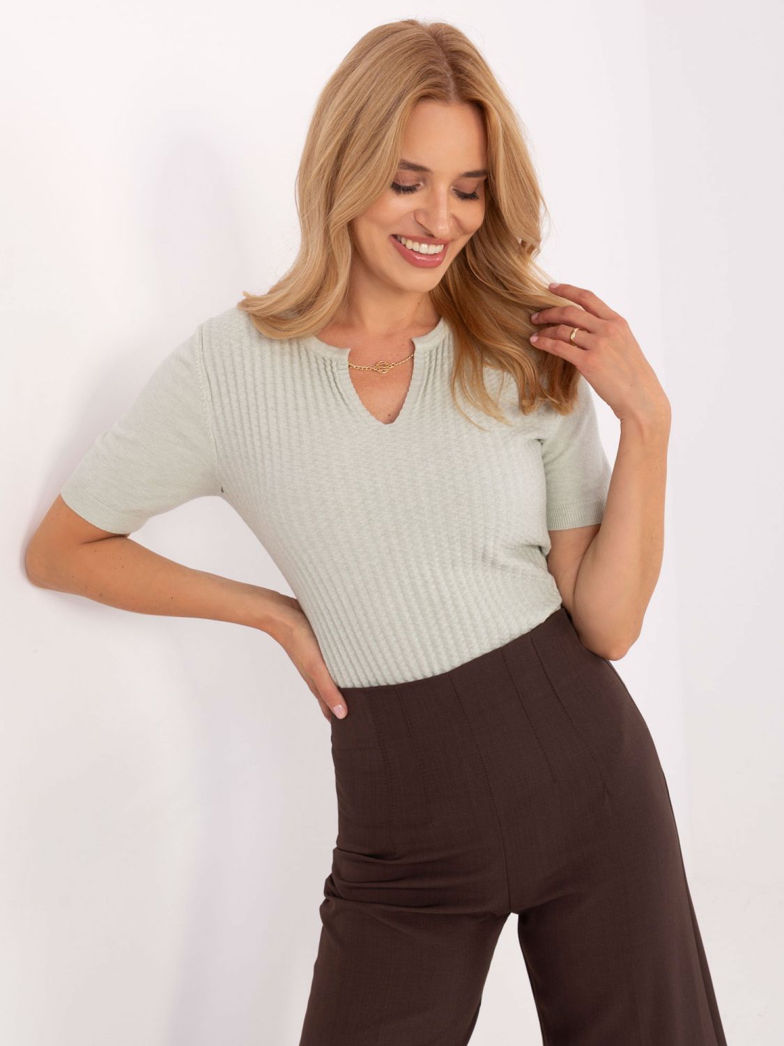 Elegantni pistacija pulover