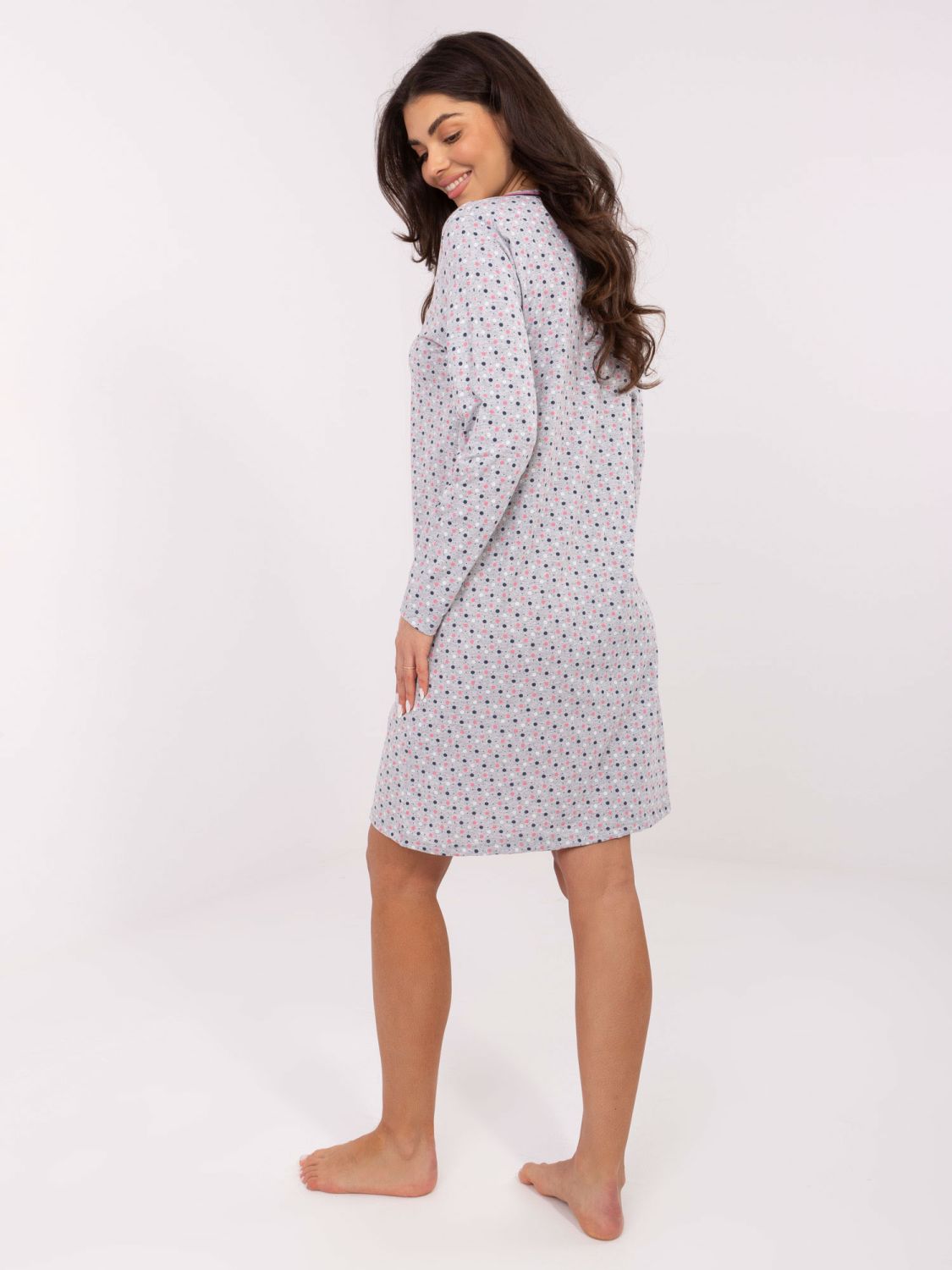 Ženska siva spavaćica s dugim rukavima i mašnom