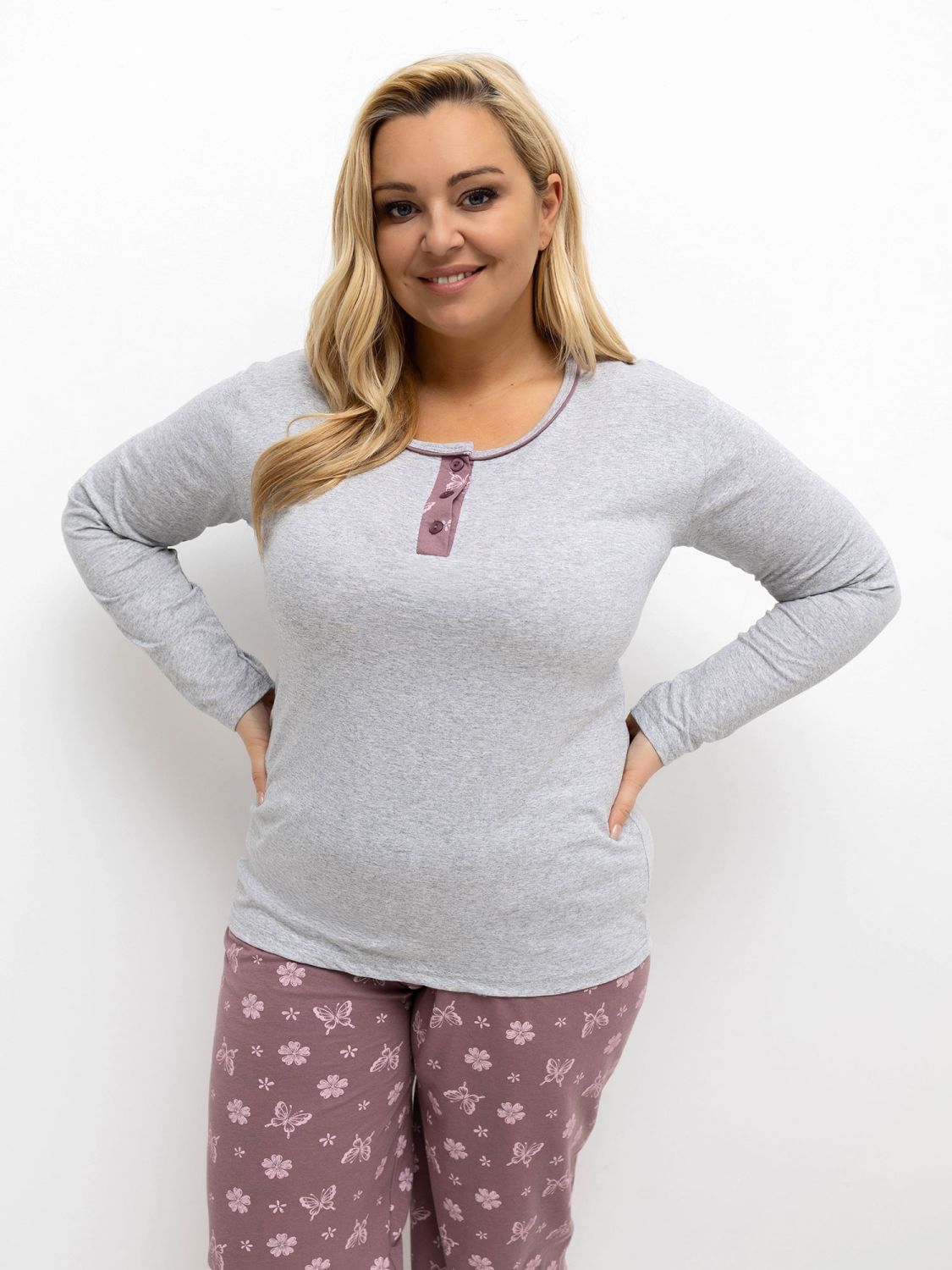 Ženska siva pidžama s cvjetnim uzorkom