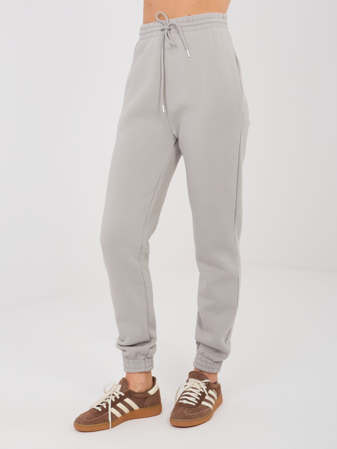 Ženske sportske jogger hlače s vezicom, sive