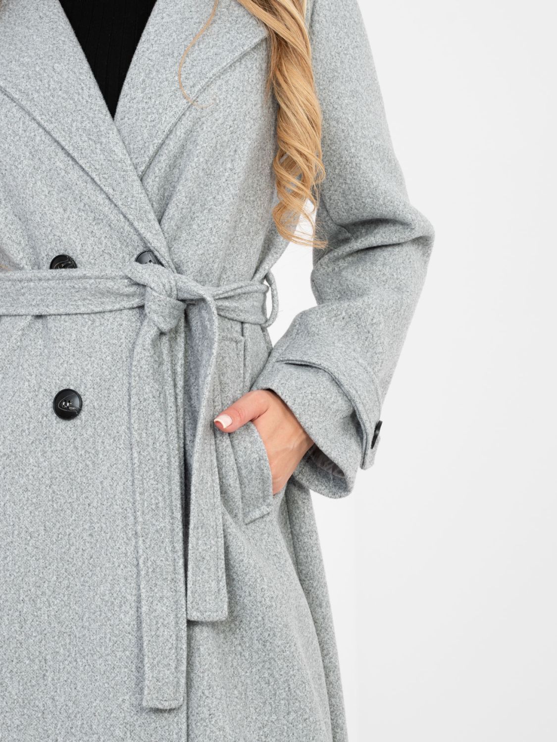 Elegante cappotto grigio da mezza stagione con cintura