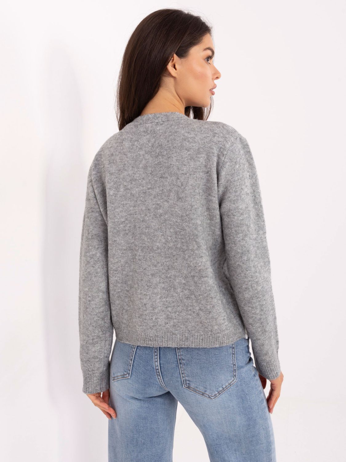 Elegante maglione grigio con maniche lunghe