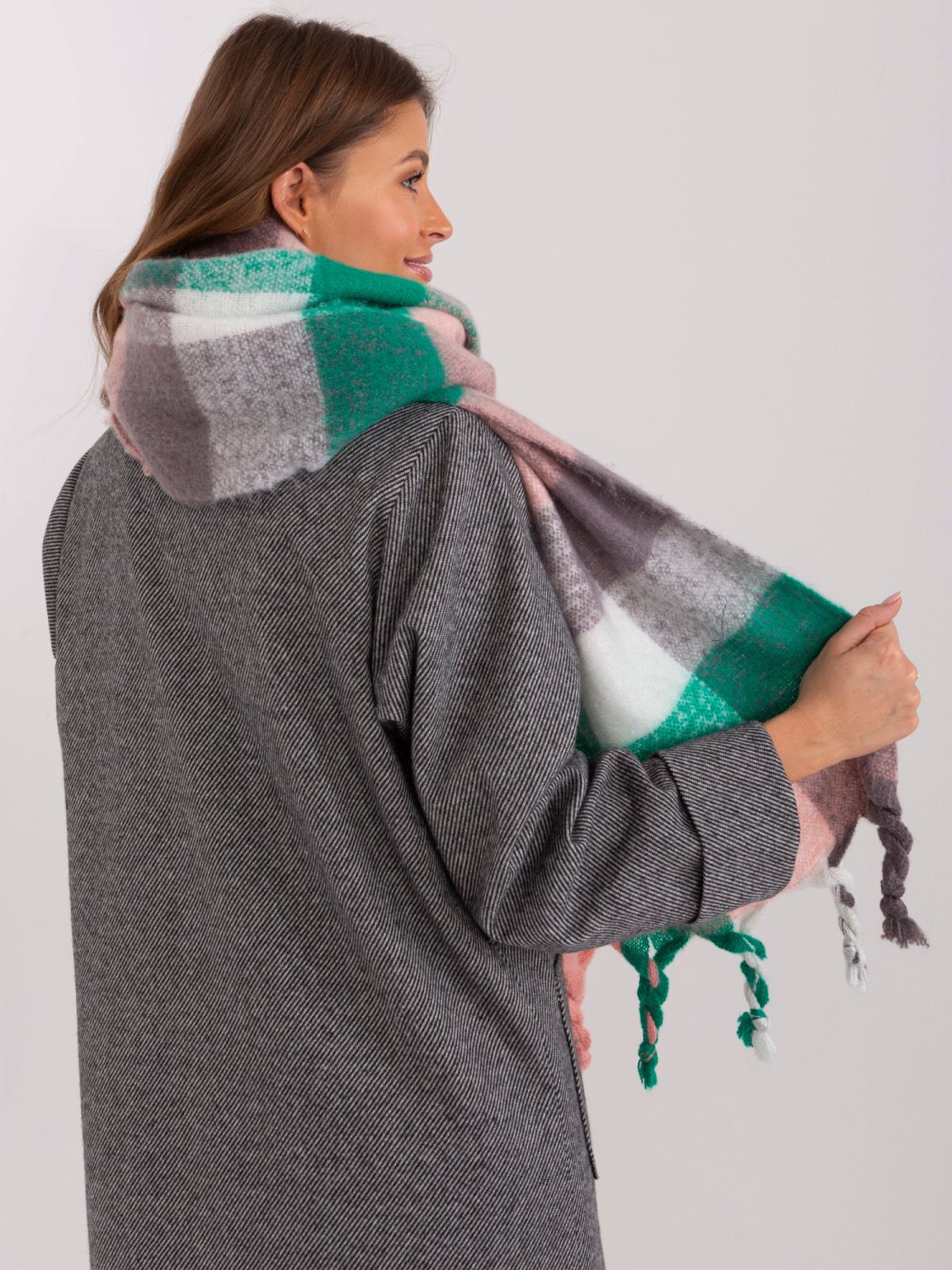 Sciarpa verde con frange