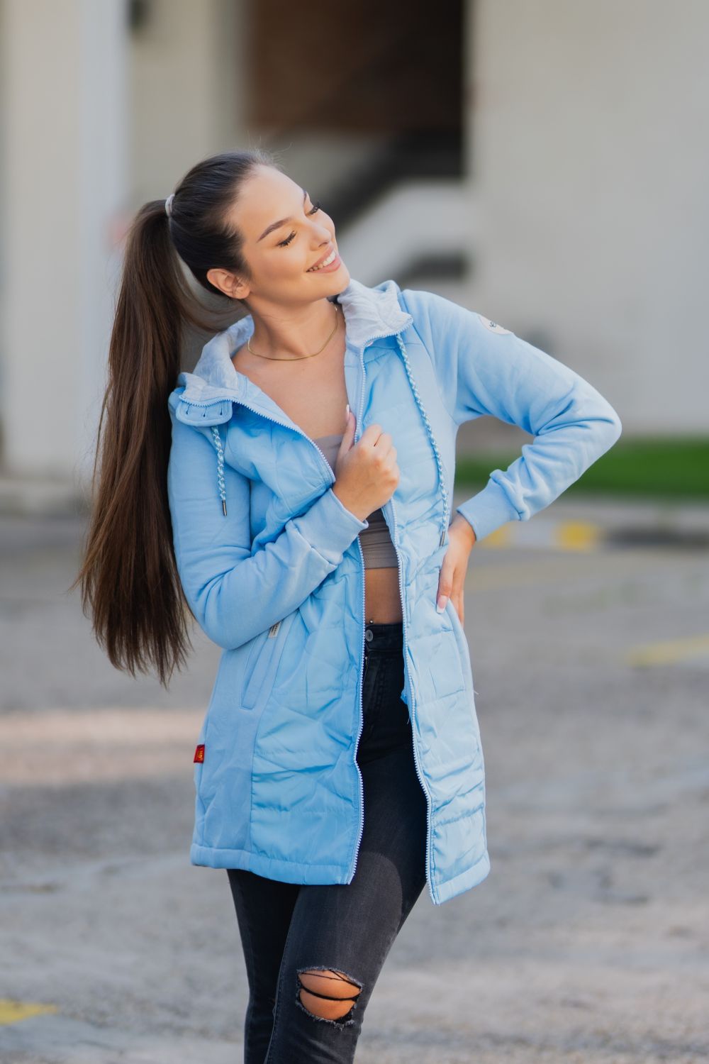 Felpa blu chiaro dal taglio esteso