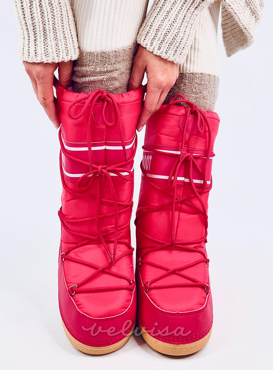 Crvene visoke čizme za snijeg