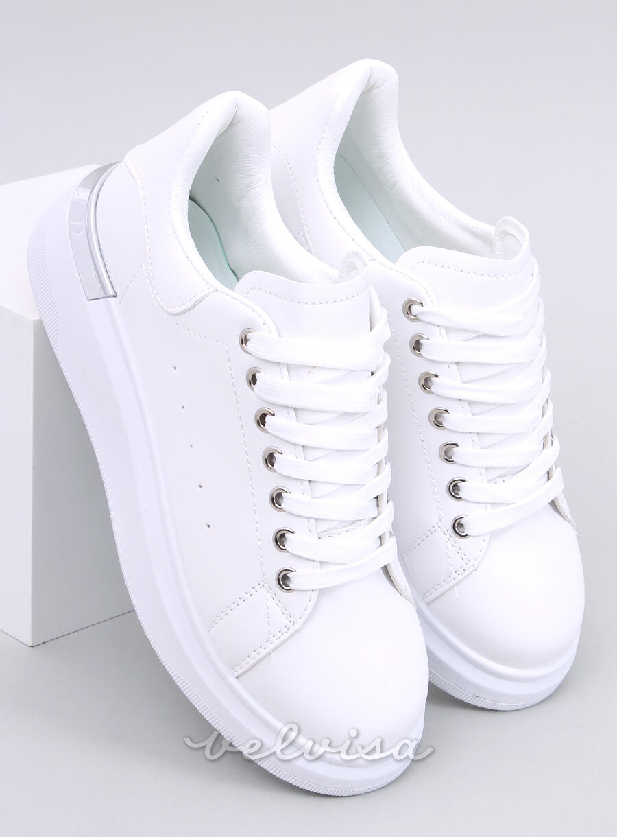 Sneakers bianche con dettaglio argento