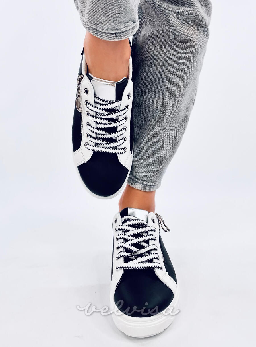 Sneakers nere realizzate in ecopelle