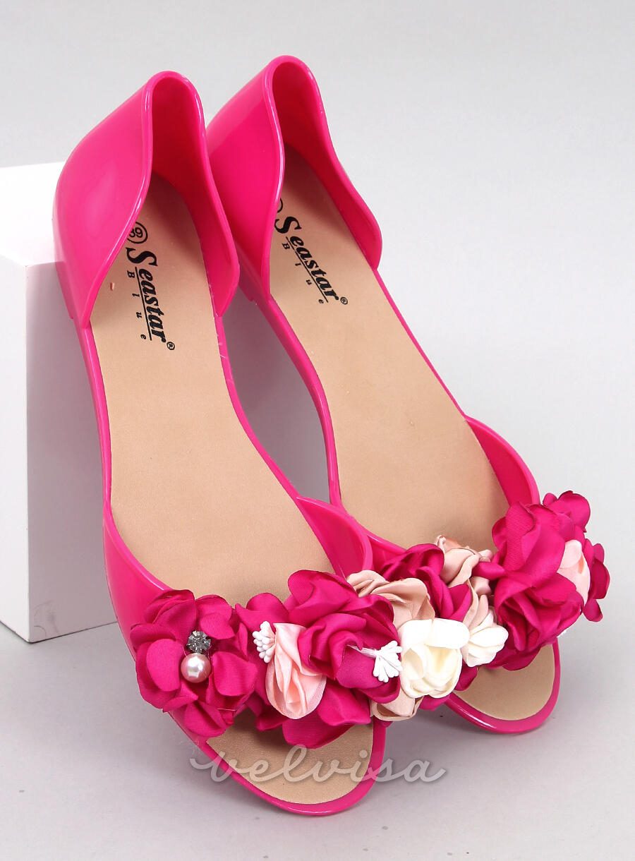 Sandali in gomma rosa con fiori