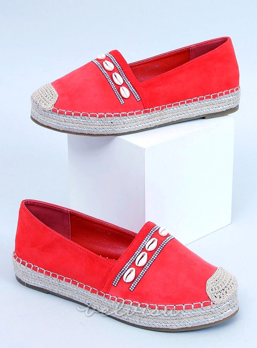 Espadrillas color corallo decorate con conchiglie