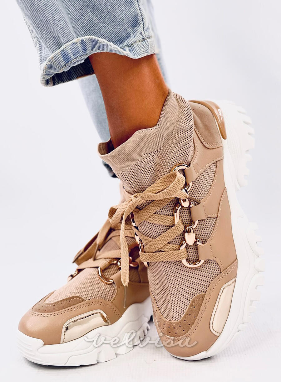 Sneakers beige su piattaforma con parte superiore elastica