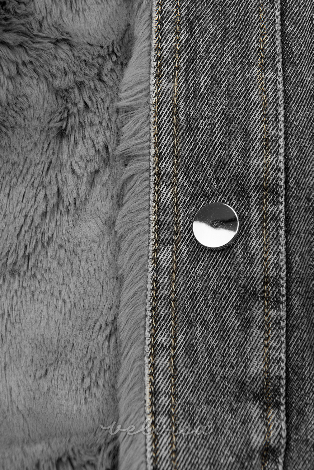 Giubbotto in denim grigio con pelliccia grigia
