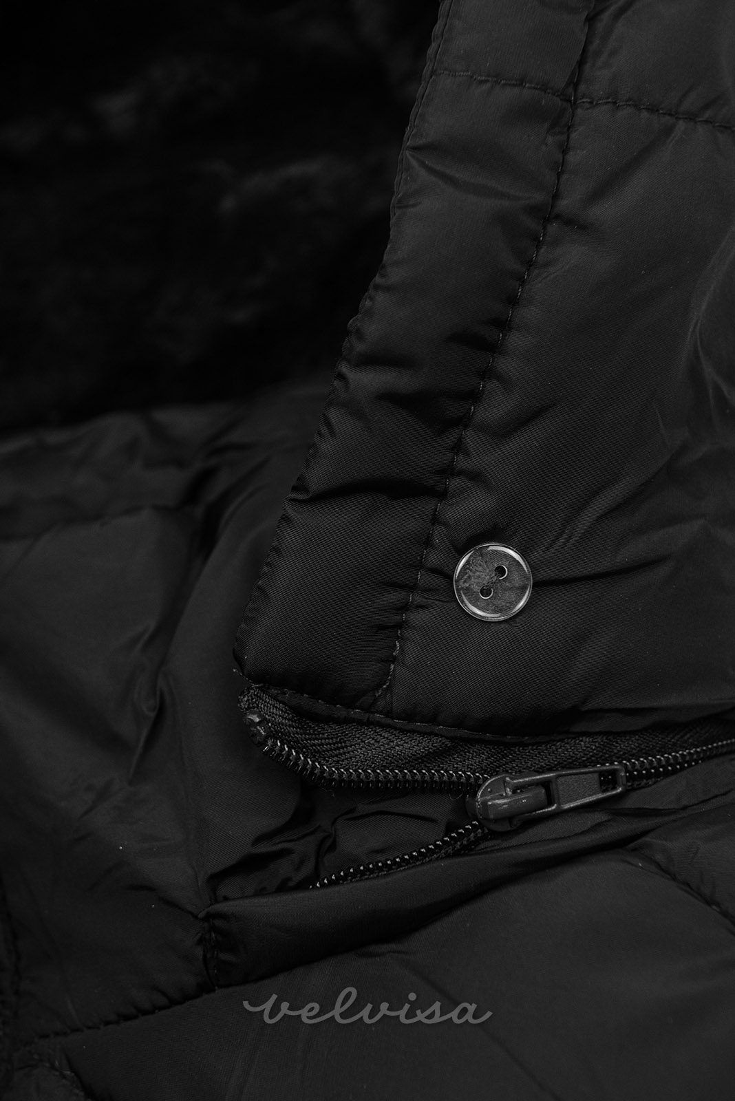 Giacca invernale trapuntata nera con cappuccio removibile