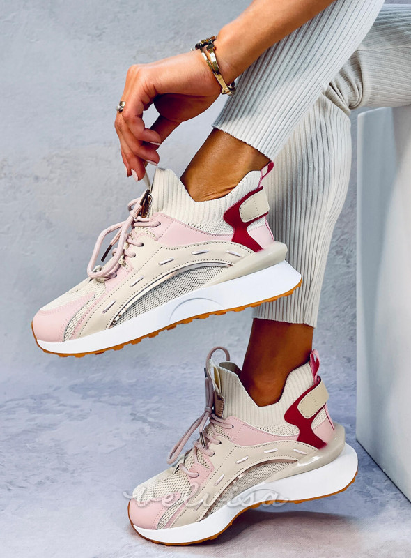 Sneaker rosa con accenti colorati