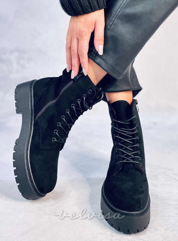 Ženske crne cipele na vezanje