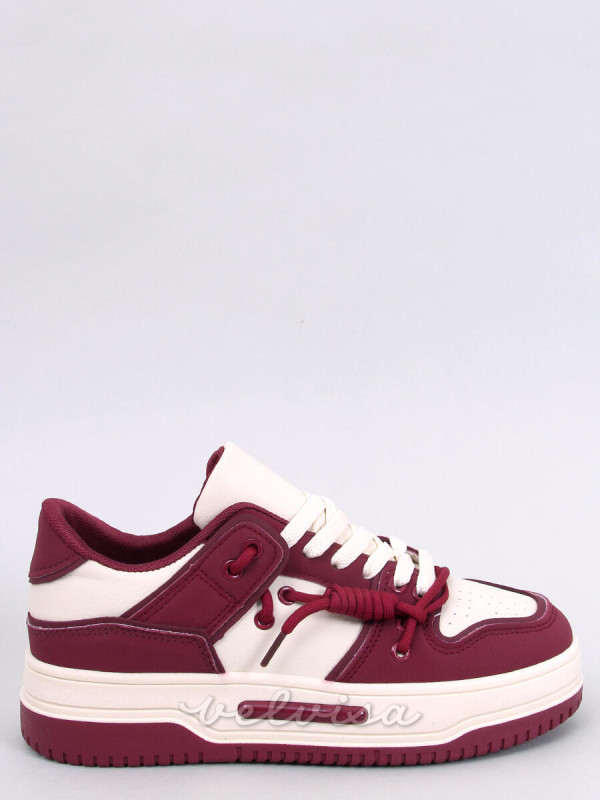 Sneakers rosso bordeaux con suola più alta