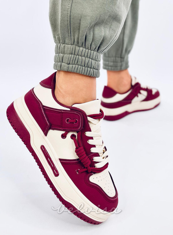 Sneakers rosso bordeaux con suola più alta