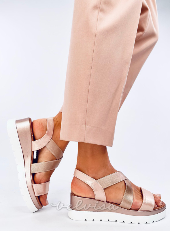 Sandali con tacco rosa metallizzati