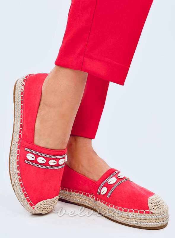 Espadrillas color corallo decorate con conchiglie