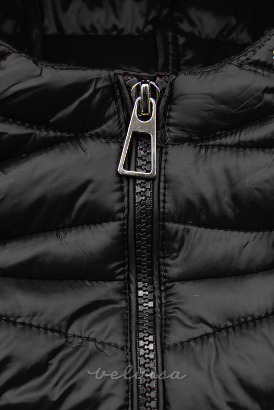 Crna jakna s elastičnim strukom