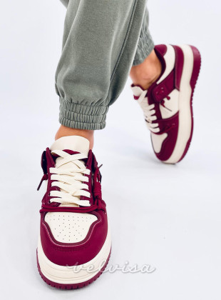 Sneakers rosso bordeaux con suola più alta