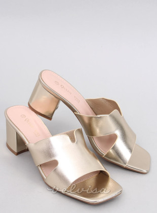 Sandali eleganti con tacco color oro